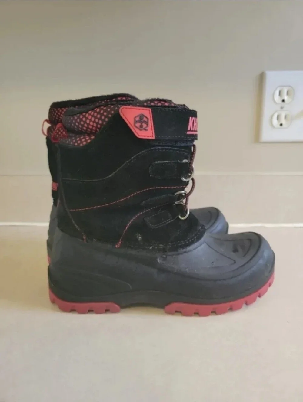 Like NEW Big Kids Sz. 3 KHOMBU Hickory Waterproof BOOTS